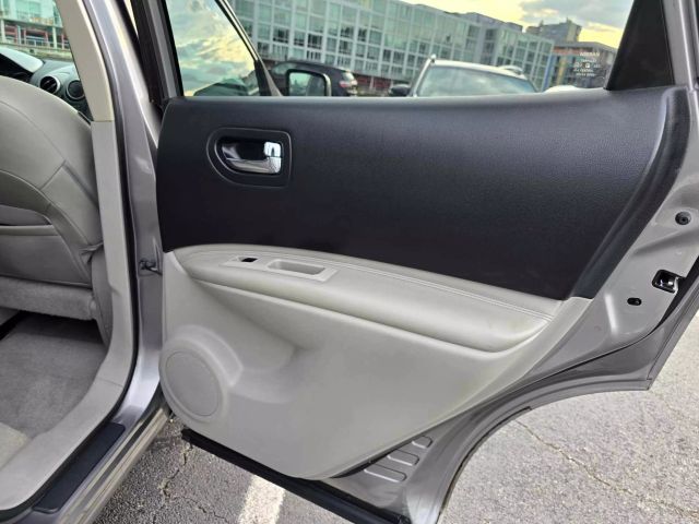 2013 Nissan Rogue Sv Sport Utility 4d - Image 30