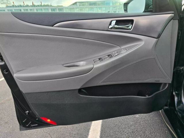 2012 Hyundai Sonata Hybrid Sedan 4d - Image 40