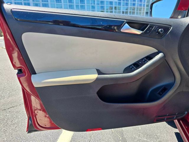 2016 Volkswagen Jetta 1.8t Sel Premium Sedan 4d - Image 13