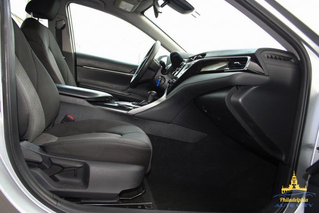 2019 Toyota Camry - Image 30