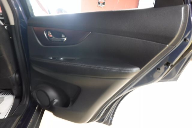 2015 Nissan Rogue - Image 15