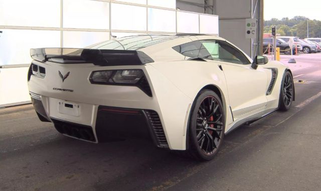 2015 Chevrolet Corvette - Image 3
