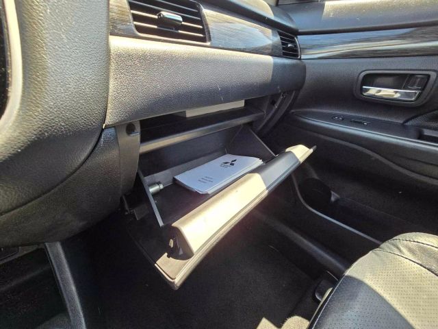 2016 Mitsubishi Outlander Sel Sport Utility 4d - Image 24