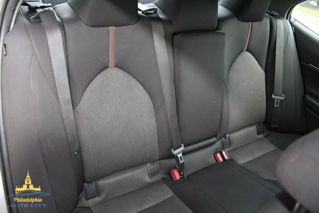 2019 Toyota Camry - Image 32