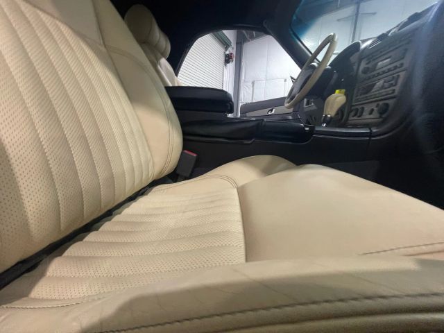 2005 Ford Thunderbird - Image 105