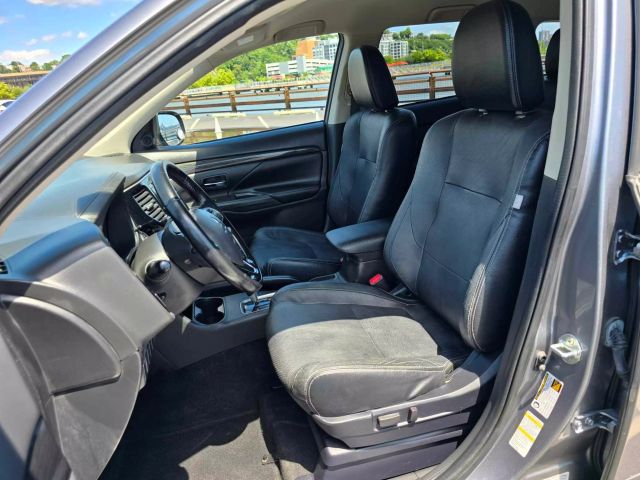 2016 Mitsubishi Outlander Sel Sport Utility 4d - Image 13