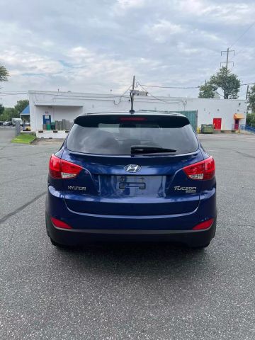 2011 Hyundai Tucson Limited Sport Utility 4d - Image 10