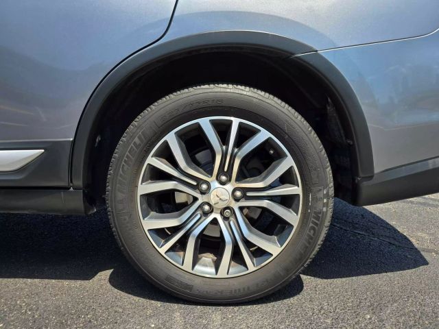 2016 Mitsubishi Outlander Sel Sport Utility 4d - Image 31