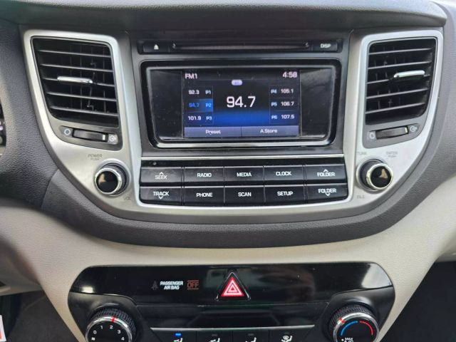 2018 Hyundai Tucson Se Sport Utility 4d - Image 24