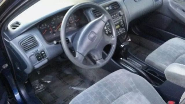 2001 Honda Accord - Image 13