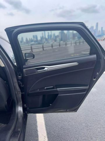 2018 Ford Fusion Se Hybrid Sedan 4d - Image 40