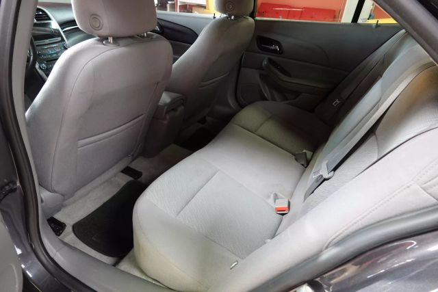 2013 Chevrolet Malibu - Image 10