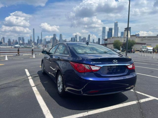 2013 Hyundai Sonata Gls Sedan 4d - Image 4