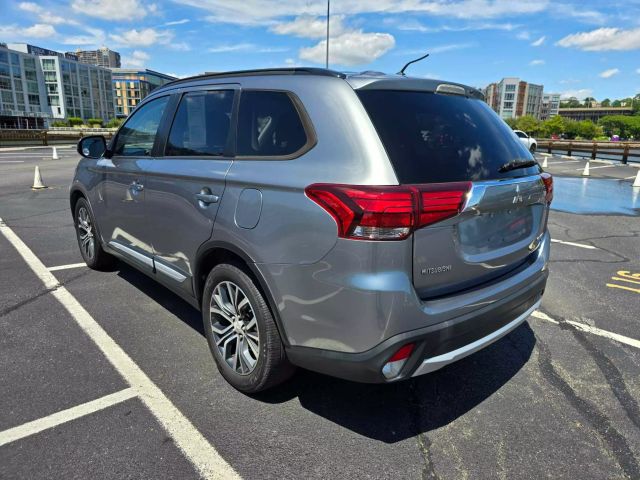 2016 Mitsubishi Outlander Sel Sport Utility 4d - Image 6