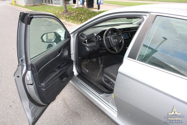 2019 Toyota Camry - Image 25