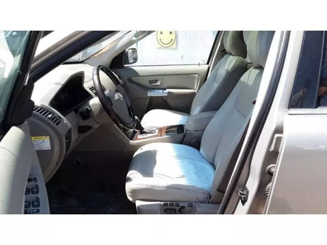 2004 Volvo Xc90 - Image 8