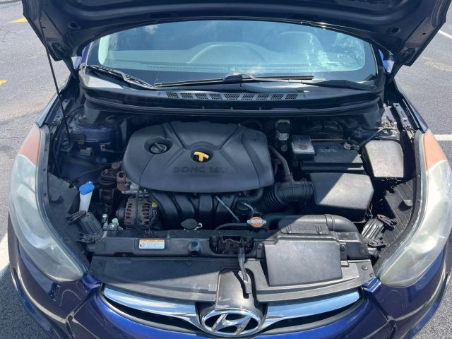2013 Hyundai Elantra Gls Sedan 4d - Image 25