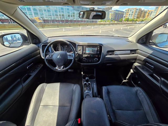 2016 Mitsubishi Outlander Sel Sport Utility 4d - Image 16