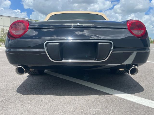 2005 Ford Thunderbird - Image 19