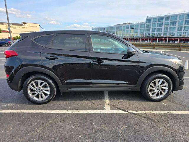 2018 Hyundai Tucson Se Sport Utility 4d - Image 9
