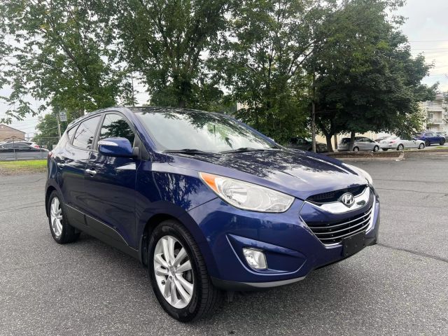 2011 Hyundai Tucson Limited Sport Utility 4d - Image 2