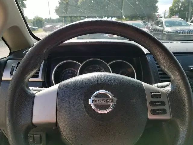 2011 Nissan Versa - Image 9