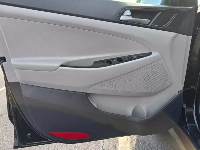 2018 Hyundai Tucson Se Sport Utility 4d - Image 41