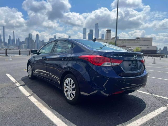 2013 Hyundai Elantra Gls Sedan 4d - Image 4