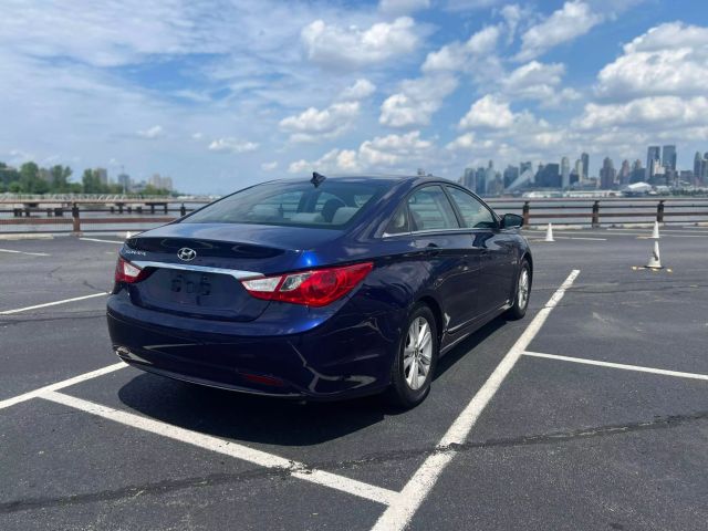 2013 Hyundai Sonata Gls Sedan 4d - Image 5