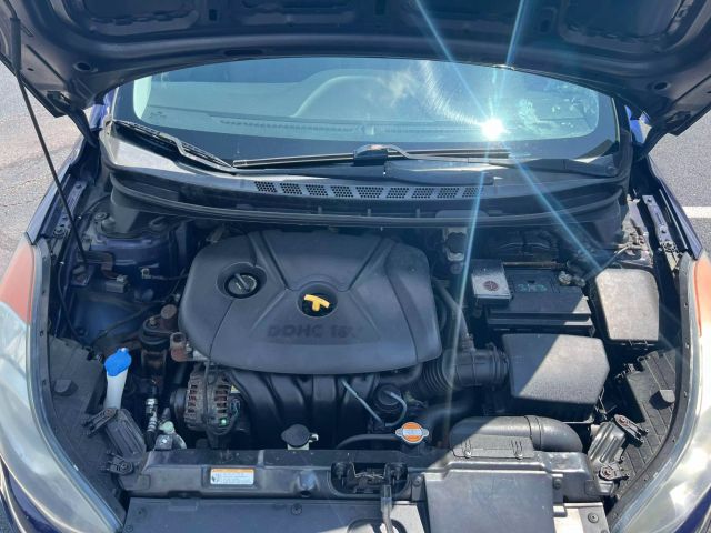 2013 Hyundai Elantra Gls Sedan 4d - Image 26