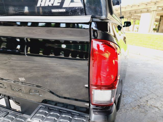 2019 Toyota Tacoma Access Cab - Image 19