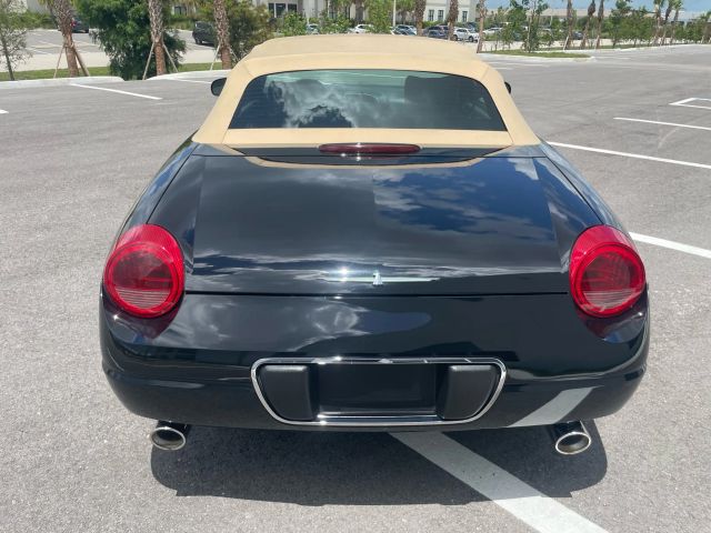 2005 Ford Thunderbird - Image 21