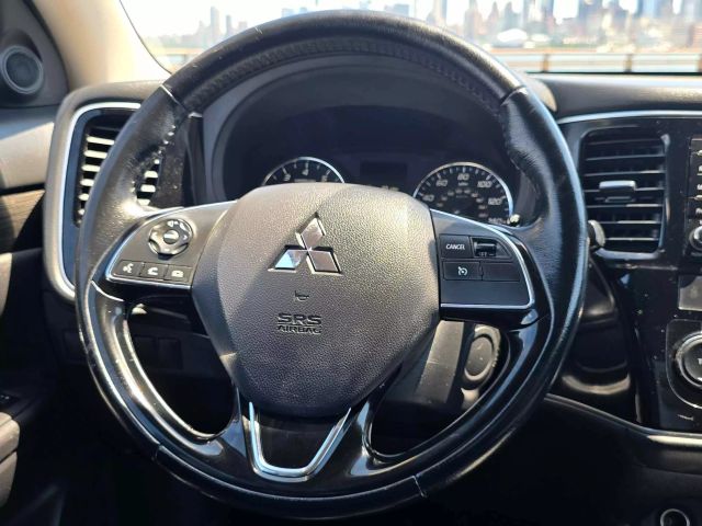 2016 Mitsubishi Outlander Sel Sport Utility 4d - Image 20