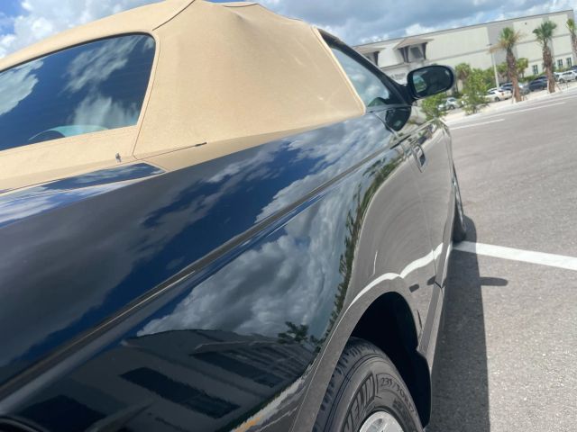 2005 Ford Thunderbird - Image 17