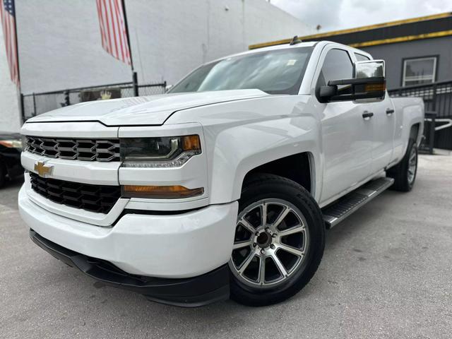 2018 Chevrolet Silverado 1500 Custom photo 3