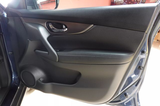 2015 Nissan Rogue - Image 13