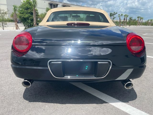 2005 Ford Thunderbird - Image 20