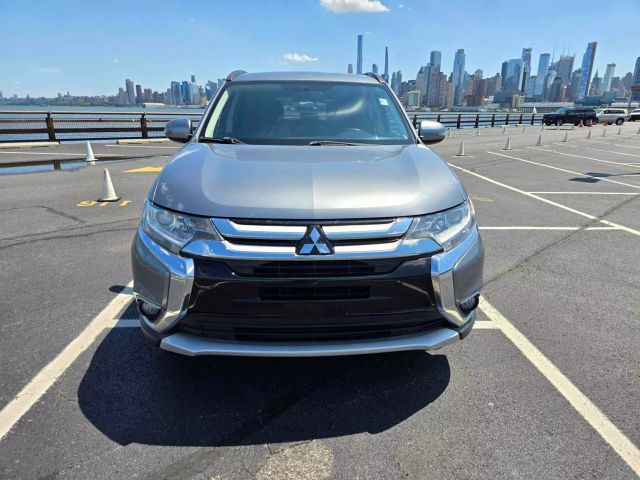 2016 Mitsubishi Outlander Sel Sport Utility 4d - Image 2