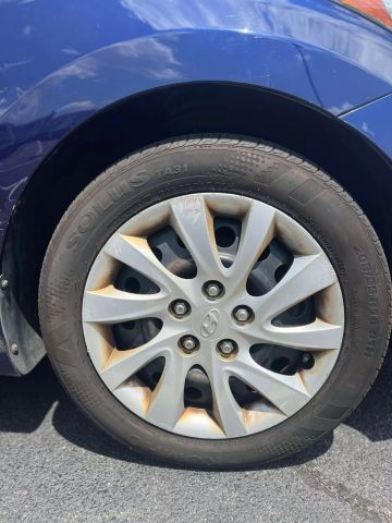 2013 Hyundai Elantra Gls Sedan 4d - Image 32