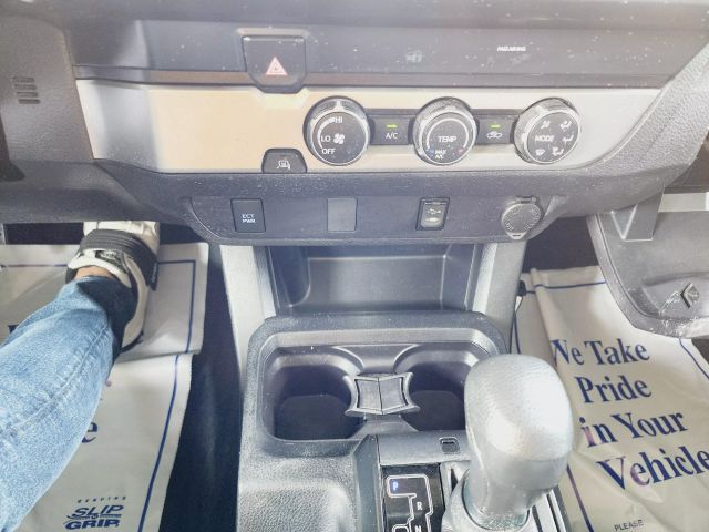 2019 Toyota Tacoma Access Cab - Image 31
