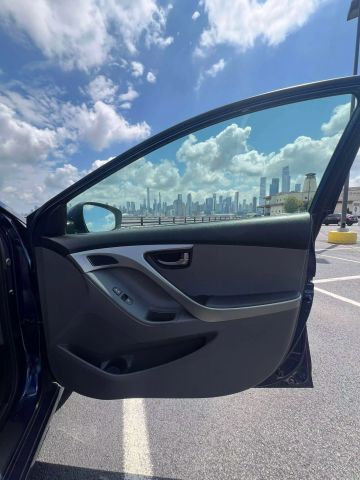 2013 Hyundai Elantra Gls Sedan 4d - Image 29