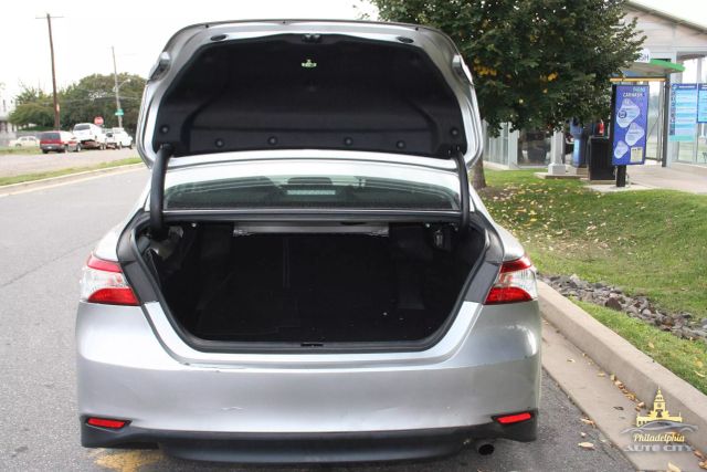 2019 Toyota Camry - Image 21