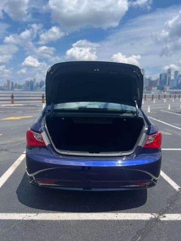 2013 Hyundai Sonata Gls Sedan 4d - Image 9