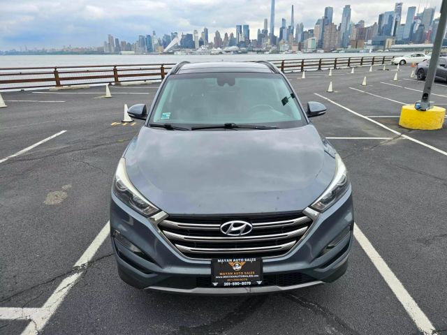 2016 Hyundai Tucson Limited Sport Utility 4d - Image 4