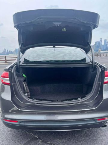 2018 Ford Fusion Se Hybrid Sedan 4d - Image 9