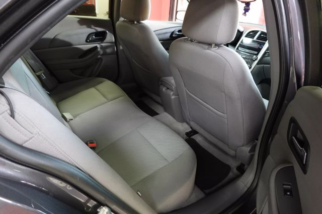 2013 Chevrolet Malibu - Image 14