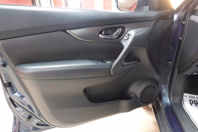 2015 Nissan Rogue - Image 9