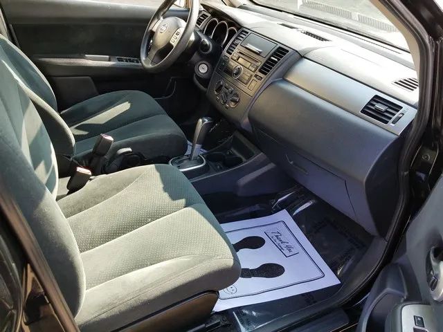 2011 Nissan Versa - Image 6