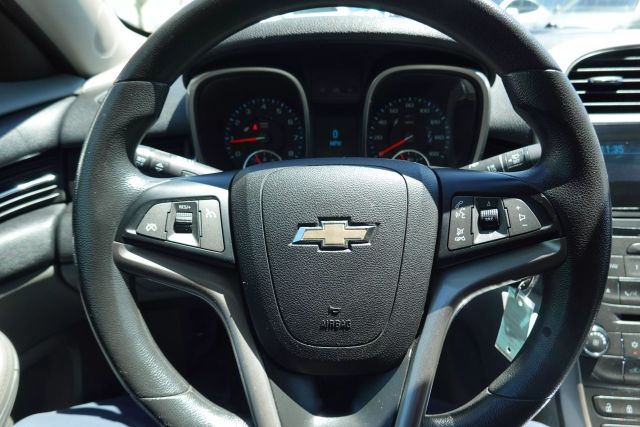 2013 Chevrolet Malibu - Image 21