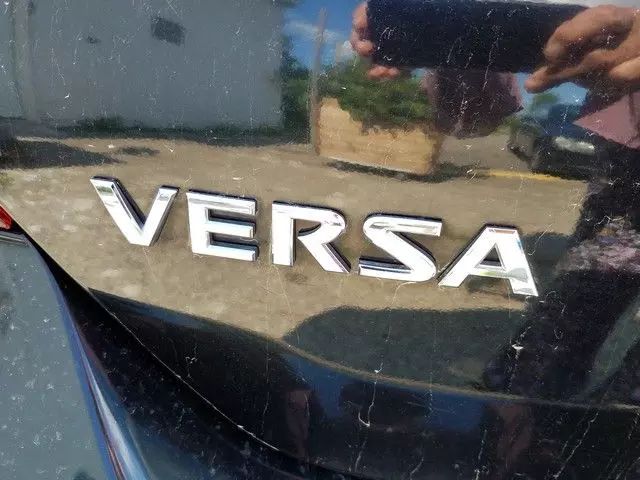 2011 Nissan Versa - Image 13